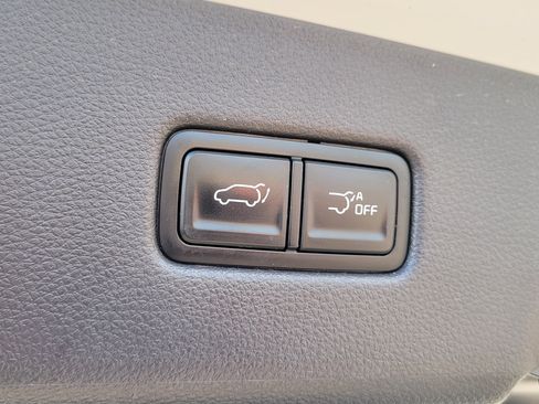 Used 2023 Kia Carnival SX Prestige FWD image 9