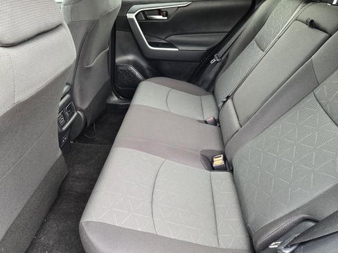 Used 2024 Toyota RAV4 XLE FWD image 37