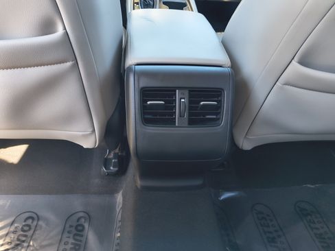 Used 2018 Honda Accord Touring image 14