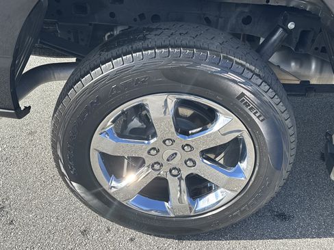 Used 2023 Ford F150 Lariat w/ Trailer Tow Package image 21