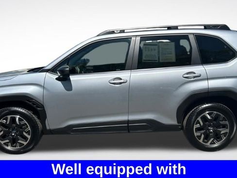 Used 2025 Subaru Forester Premium AWD/4WD image 3