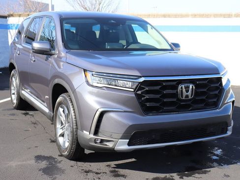 Certified 2025 Honda Pilot EX-L image 7