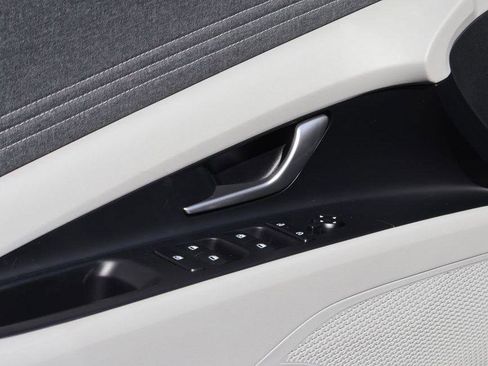 New 2026 Hyundai Elantra Limited image 23
