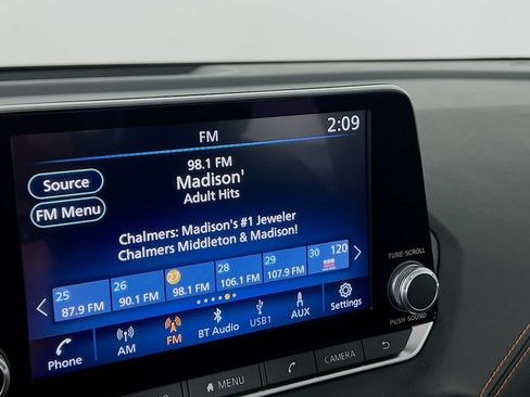 Used 2023 Nissan Sentra SR w/ SR Premium Package FWD image 11