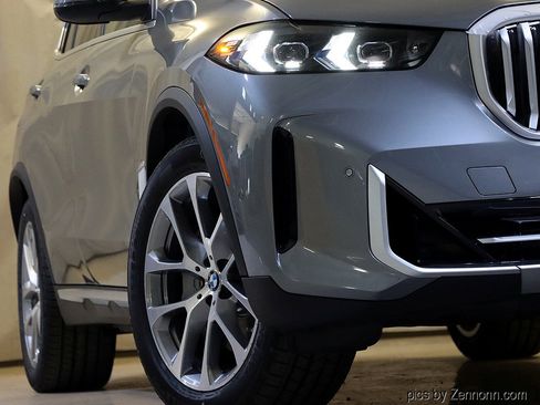 New 2026 BMW X5 xDrive50e w/ Climate Comfort Package image 4