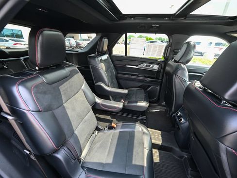 Certified 2025 Ford Explorer ST AWD/4WD image 29