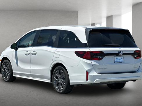 New 2026 Honda Odyssey Touring image 6