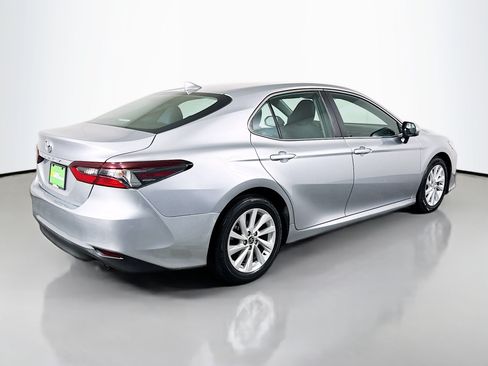 Used 2022 Toyota Camry XSE FWD image 10