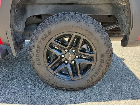 Used 2024 Chevrolet Silverado 1500 LT Trail Boss w/ Convenience Package II AWD/4WD image 8