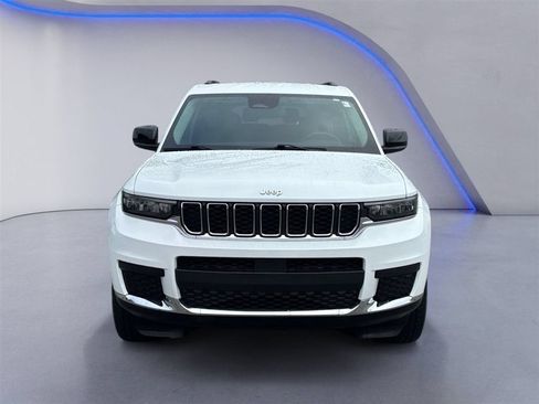 Used 2021 Jeep Grand Cherokee L Laredo w/ Luxury Tech Group I AWD/4WD image 8