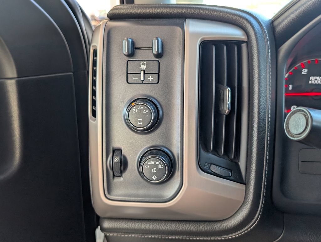 Used 2016 GMC Sierra 2500 Denali w/ Duramax Plus Package AWD/4WD image 15