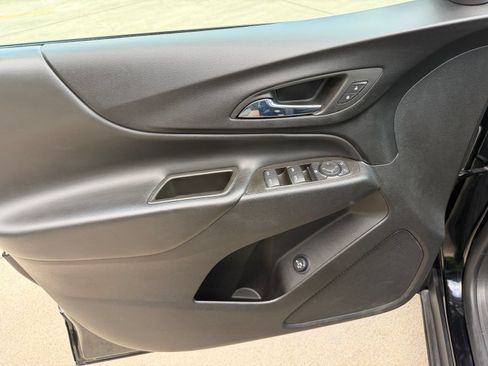 Used 2023 Chevrolet Equinox LT AWD/4WD image 16