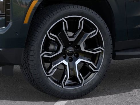 New 2026 Chevrolet Suburban RST image 9