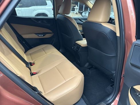 Used 2025 Lexus NX 250 FWD w/ Premium Package image 6