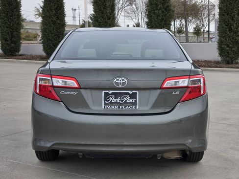 Used 2012 Toyota Camry LE image 5