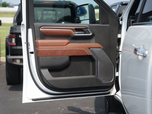 Used 2025 GMC Sierra 2500 Denali Ultimate AWD/4WD image 33