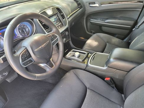 Used 2023 Chrysler 300 Touring RWD image 18