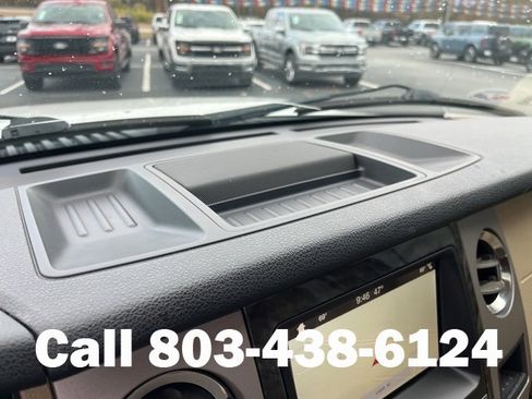 Used 2017 Ford Expedition Limited image 24