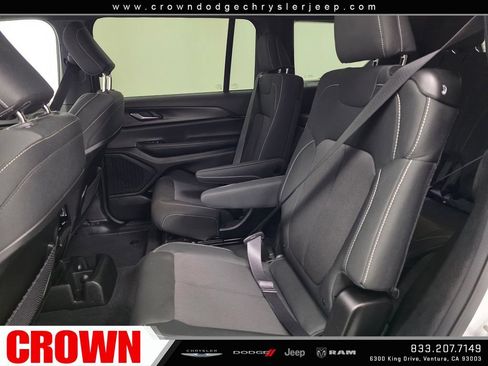 Used 2024 Jeep Grand Cherokee L Laredo AWD/4WD image 22