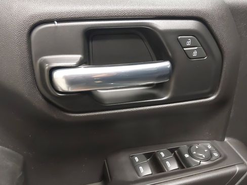 Used 2020 Chevrolet Silverado 1500 Custom w/ Custom Value Package image 24