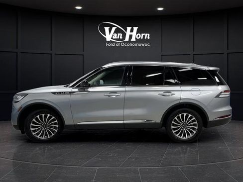 Used 2023 Lincoln Aviator AWD w/ Premium Package image 13