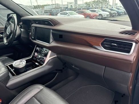 Used 2021 GMC Yukon Denali w/ Denali Premium Package image 33