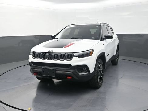 Used 2026 Jeep Compass Trailhawk AWD/4WD image 5