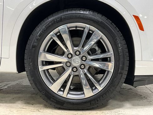 Used 2024 Cadillac XT6 Premium Luxury AWD/4WD image 12