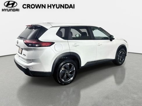 Used 2024 Nissan Rogue SV AWD/4WD image 6