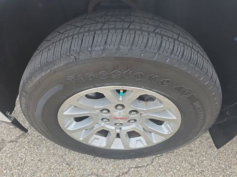 Used 2017 GMC Yukon SLE w/ HD Trailering Package image 39