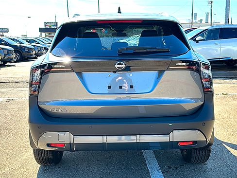 New 2026 Nissan Kicks SV w/ SV Premium Package image 7