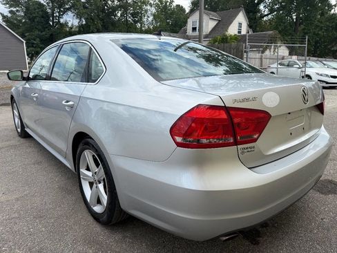 Used 2015 Volkswagen Passat 1.8T SE image 5