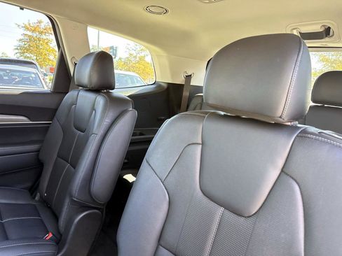 Used 2022 Kia Telluride EX w/ EX Premium Package image 13