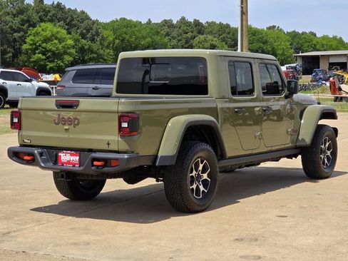 Used 2025 Jeep Gladiator Mojave w/ Convenience Group AWD/4WD image 7