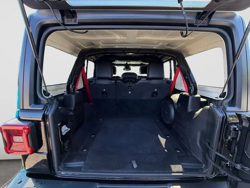 Used 2020 Jeep Wrangler Unlimited Rubicon w/ Quick Order Package 28Y Recon AWD/4WD image 16
