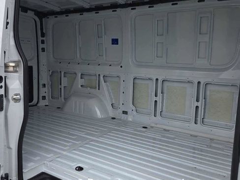 Used 2025 Mercedes-Benz Sprinter 2500 image 15