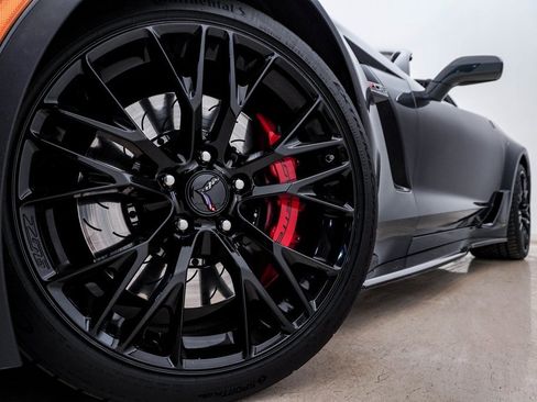 Used 2017 Chevrolet Corvette Z06 w/ Battery Protection Package image 5