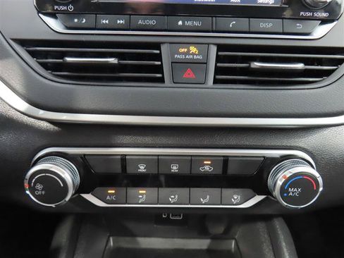 Used 2024 Nissan Altima 2.5 S FWD image 20