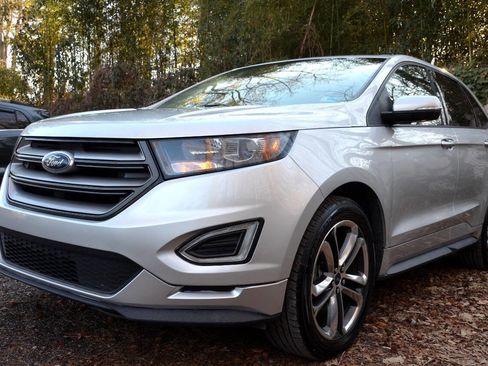 Used 2018 Ford Edge Sport w/ Technology Package image 2