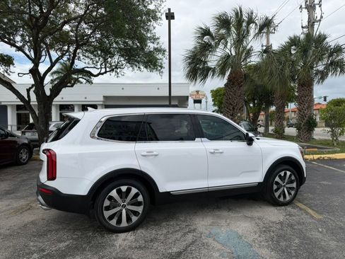 Used 2021 Kia Telluride EX w/ EX Premium Package FWD image 6