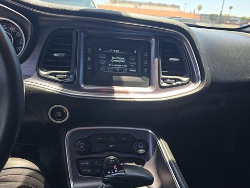 Used 2015 Dodge Challenger SXT RWD image 5