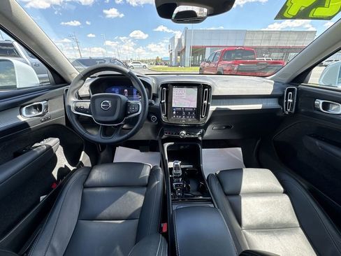 Used 2024 Volvo XC40 B5 Plus w/ Protection Package Premier AWD/4WD image 10