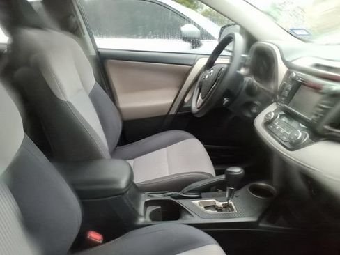 Used 2014 Toyota RAV4 XLE FWD image 10