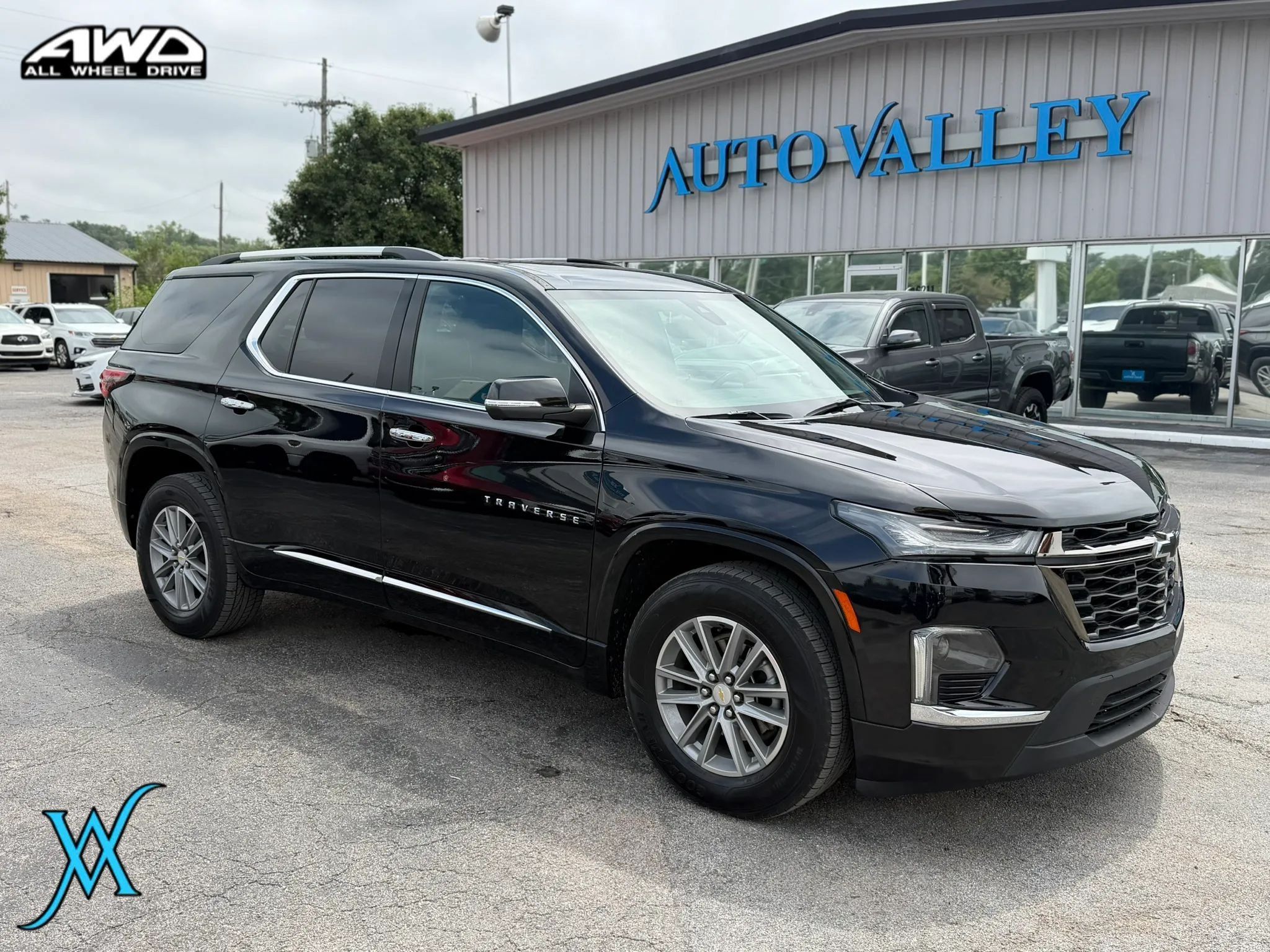 Used 2022 Chevrolet Traverse Premier w/ LPO, Floor Liner Package AWD/4WD image 1