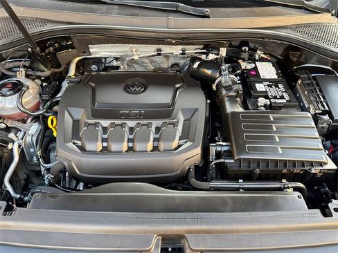 Certified 2022 Volkswagen Tiguan SE R-Line image 14