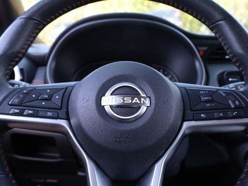 Certified 2022 Nissan Kicks SR w/ Interior Electronics Package FWD image 9