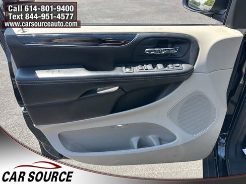 Used 2019 Dodge Grand Caravan SXT FWD image 10