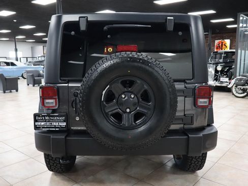 Used 2018 Jeep Wrangler Sport w/ Connectivity Group AWD/4WD image 5