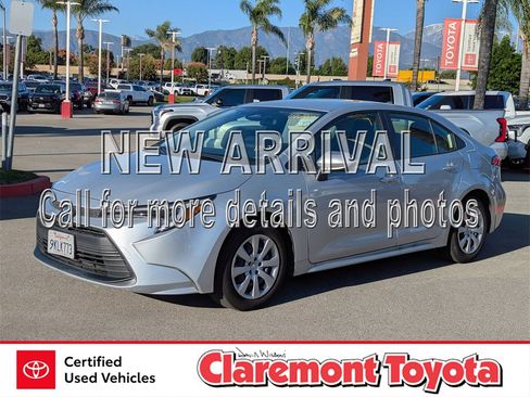 Certified 2025 Toyota Corolla LE image 1