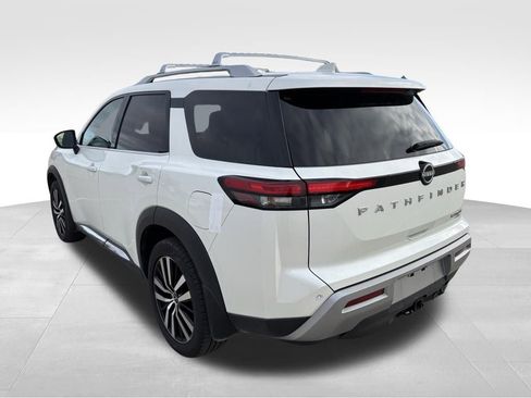 Used 2024 Nissan Pathfinder Platinum w/ Cargo Package image 5
